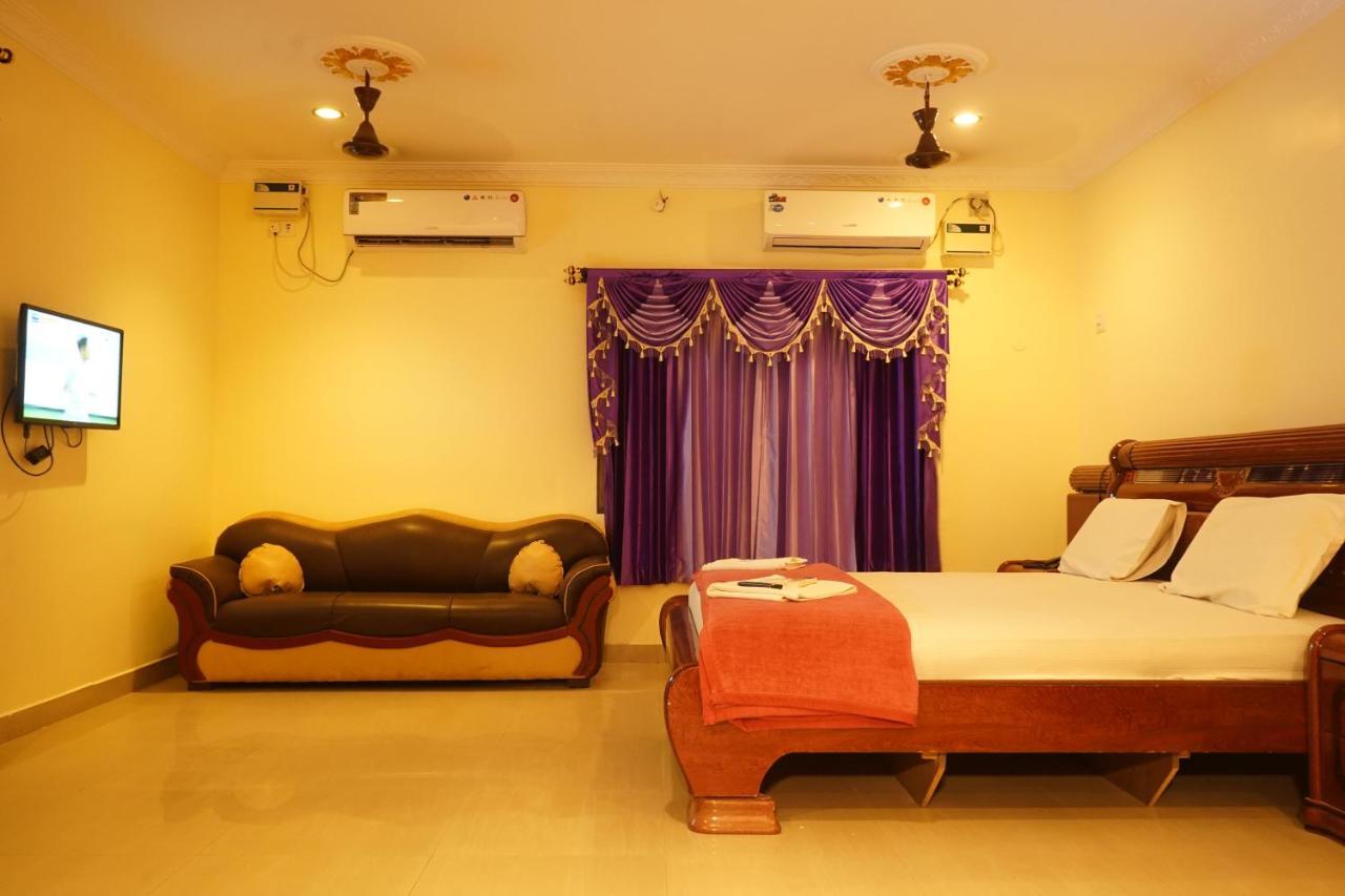 Hotel Supreme Rāmeswaram Buitenkant foto