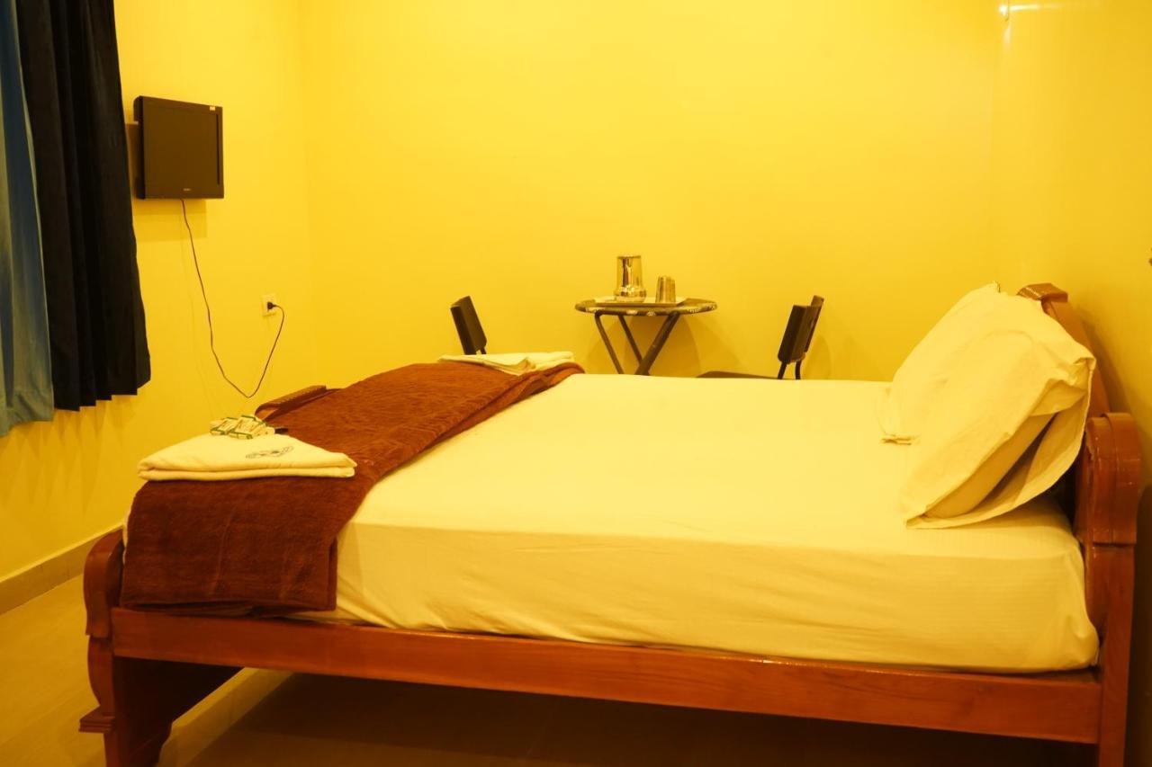 Hotel Supreme Rāmeswaram Buitenkant foto