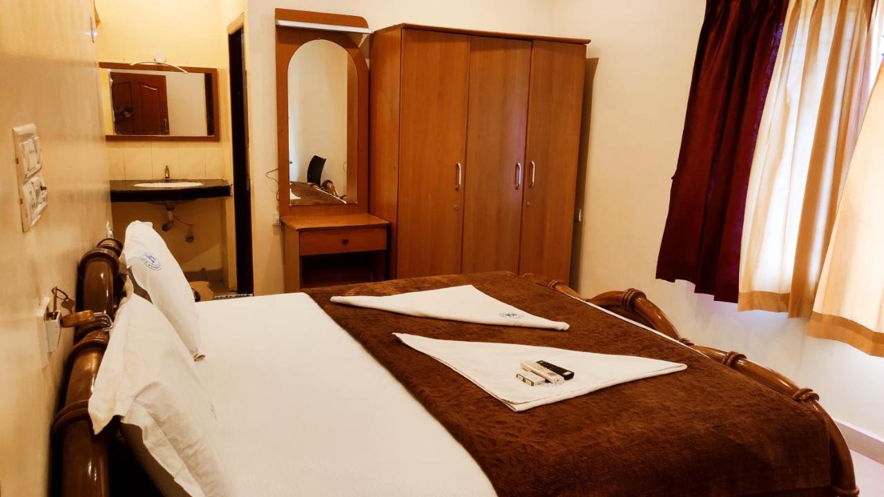 Hotel Supreme Rāmeswaram Buitenkant foto