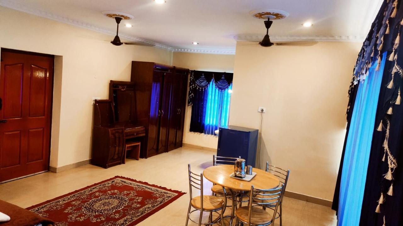 Hotel Supreme Rāmeswaram Buitenkant foto